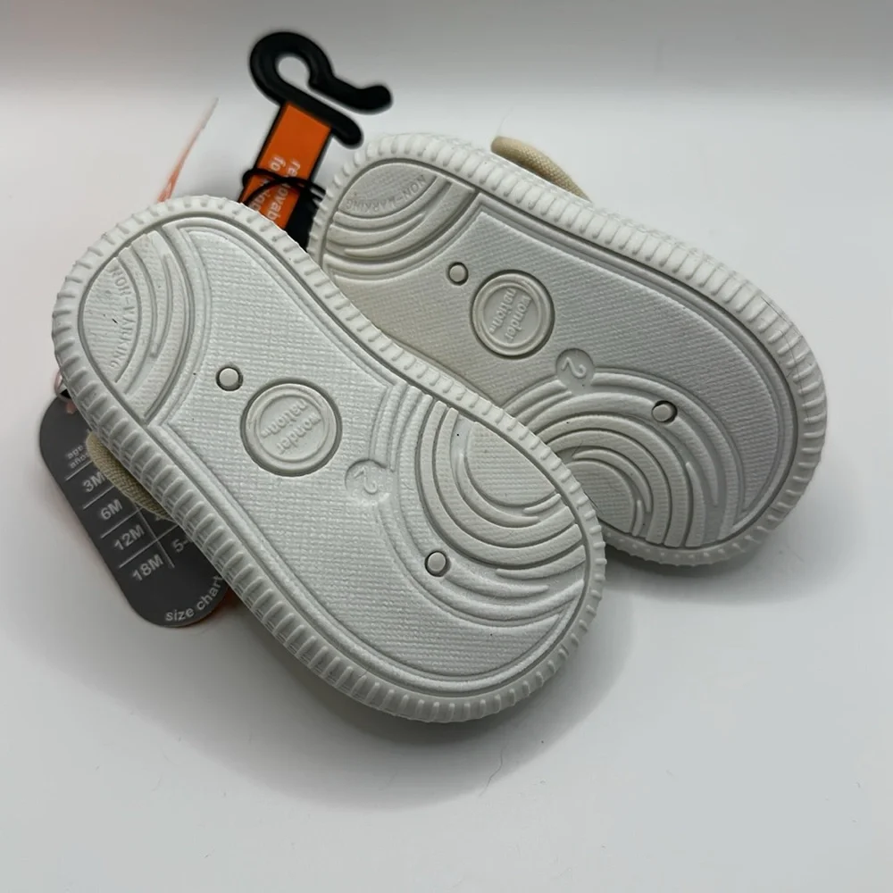 Kids (baby) size 2 Cream Canvas Shoes - Picture 5 of 6